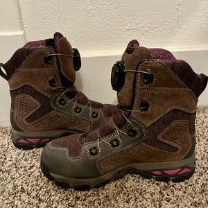 Womens Irish Setter Ravine 9” waterproof hunting boots.